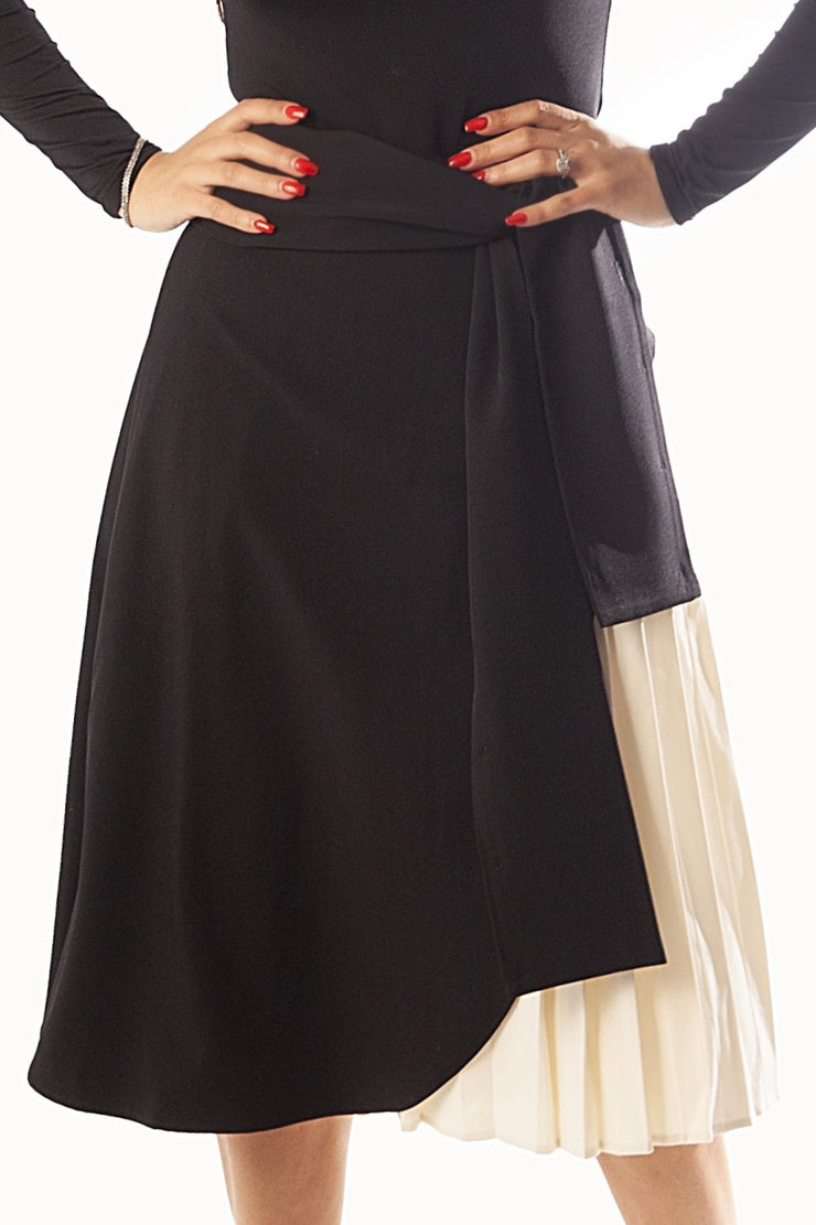 Bi Color Flaps Over Side Pleated Skirt