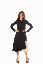 Bi Color Flaps Over Side Pleated Skirt