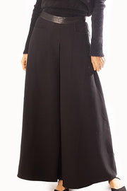 Leatherette Waistband Center Pleat Skirt